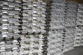 俄罗斯取消铝出口税，增加全球供应！沪铝大跌6%，中国前三季度进口电解铝111.9万吨，机构解读图片