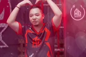 KPL选手外号公开,Cat喜欢被女生叫歪歪,晨阳看同学玩手机将其暴露图片