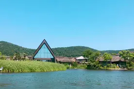 全国人均GDP第一城市，美景遍地，当地人过得很惬意图片