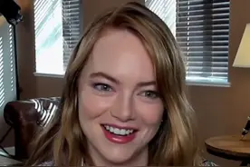 石头姐隐婚生子后现身，状态极佳，和前男友的恋情至今令人意难平图片