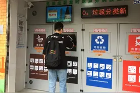 不用手推，箱门自动打开，5G智能垃圾箱房了解一下~图片