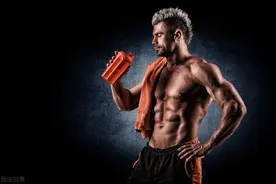 如何训练手臂？一套动作帮你锻炼二头肌、三头肌，塑造麒麟臂图片