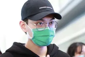 你的五月男友！丁禹兮获赠一沓情书 大方站直任拍亲切nice图片