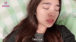 心疼！华人美女染新冠，直播病床生活流着泪狂咳图片