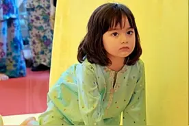 马来西亚9岁公主真可爱！摆臭脸奶萌奶凶，连英国王子都敢不理睬图片