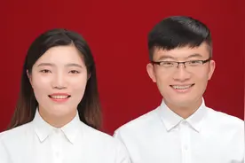 还记得大年三十站台相见的“铁路情侣”吗？终于领证啦图片