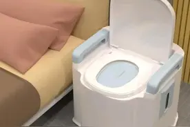 新时代下的成人移动马桶图片
