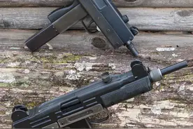 黑帮最爱冲锋枪，终遭美国禁用，CS中“B34”这么猛？图片