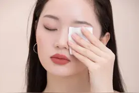 女人再“懒”，睡前也要做这4件事情，养出好皮肤并不难图片