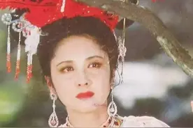 1985年，朱琳初见唐僧后双颊飞红，杨洁：这是提前把戏演上了图片
