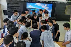 被宠到！济南这位老师把全班同学的名字写成了一首诗！图片