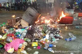 心痛！仅仅一天，看暴徒们对香港做了什么图片