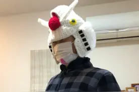 网友做高达被小朋友嘲讽：这么大岁数做胶不勾线，买成品算了图片