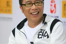 丢人败兴的庞龙，现在只能慢慢飞了图片