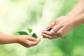 没见过面的姐姐直接转给我1万块钱，关键是我还没开口借钱就被爱图片