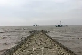 长江和东海是连通的，洪水不直接泄到大海，建大坝拦着干什么？图片