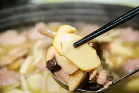 ​夏日开胃鲜汤，是蘑菇味的图片