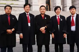 王振华辩护律师李肖霖回应天价律师费传言：纯属子虚乌有图片