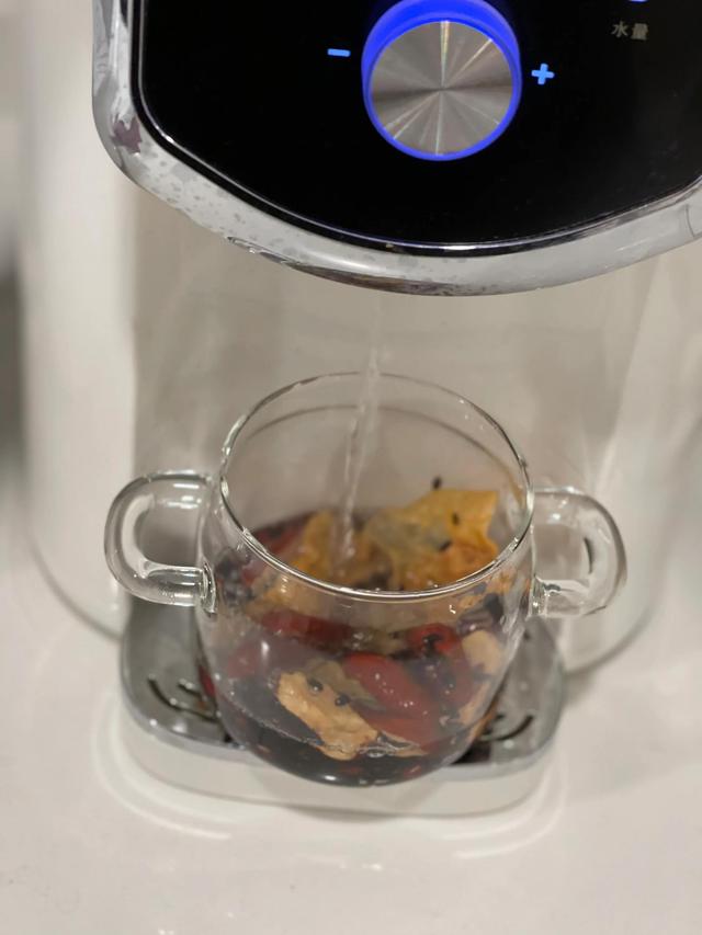 黑米炖鱼胶的做法大全 黑米炖鱼胶的做法大全视频 黑米炖鱼胶的做法大全 黑米炖鱼胶的做法大全视频