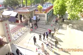 开学！中学生到校报到，校方多措施防控！学生票延期，到9月30日都可购买图片
