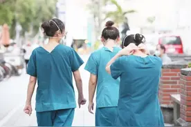 民进党当局被爆拖欠防疫津贴，台湾基层医护悲叹：非常灰心图片