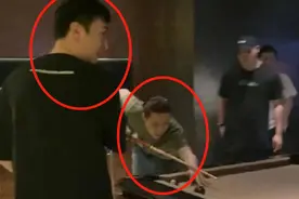 王思聪张艺兴酒吧蹦迪被拍！身边不见一个女伴，两人打台球超开心图片