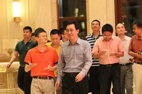 恒大许家印背后的女人：身价超200亿，却低调35年默不吭声图片