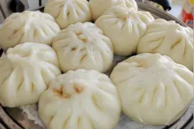 蒸包子：用冷水还是开水蒸？蒸多久？很多人做错，难怪包子不暄软图片