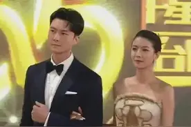 TVB台庆变吃瓜现场，王浩信蔡思贝手挽手，陈自瑶独自走红毯图片