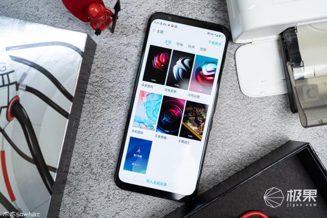 红魔5G暴走开黑，144Hz刷新率爽飞！除了打游戏它还有狠招～