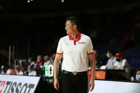 仅2场落选赛！杜锋连犯3大错误，3点印证：国际赛场他真不如李楠图片