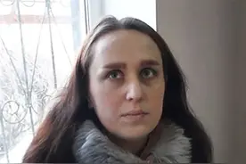 俄18岁妈妈在家生产后把女儿扔出窗外 婴儿寒冷中奇迹幸存图片