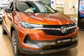 实拍：别克昂科拉“跳水”低至8.5万，外观帅气，配运动套件图片