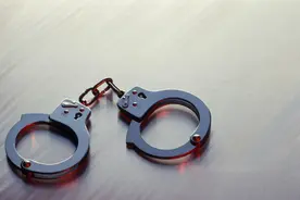 一次“强奸”报警引出极品渣男：交25个女友，情人节发1.13元红包图片