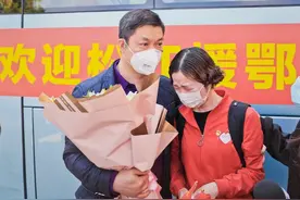 泪目！你们与家人团聚的幸福，我们隔屏都能感受图片