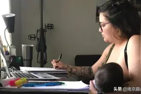 一女大学生想在视频上课时哺乳被教授拒绝，评论区网友各执一词图片