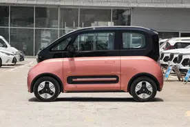 堪称丰田劲敌的新宝骏E300，电费最多1毛2，月薪3000也养得起图片