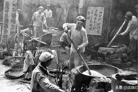 陈毅一向豁达，却因一名叛徒怒不可遏，写诗痛斥：教尔作人不作人图片