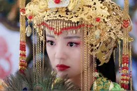 谁说绿色尴尬，这6位绿嫁衣太经典，有人气场强大，有人娇羞温柔图片