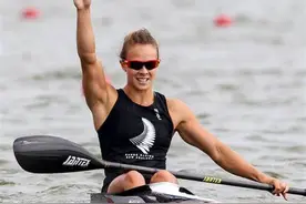 莉萨·卡林顿：皮划艇悍将，魔鬼肌肉女，东京奥运勇夺3金图片