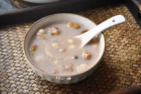 冬季寒冷干燥，广东人用这些食材煮糖水，清甜香滑滋润，家人爱吃图片