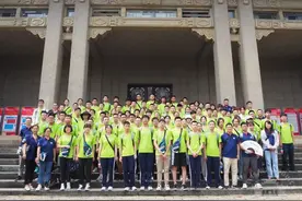 武汉大学分营 | 200名湖北高中学子深度体验武大科研生活图片