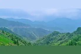 沿着宁夏最美公路穿行六盘山，来到一个奇怪的地方图片