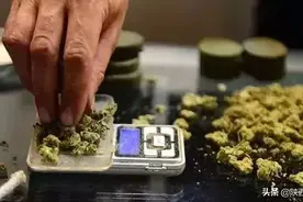 男子为给女友庆生，叫上一帮兄弟“助兴”，结果全被抓！图片