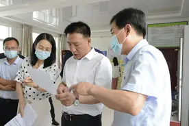 曹智勇率队督导我区安全生产和常态化疫情防控工作图片
