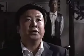 演员是逃犯？他参演了多部电视剧，逃亡13年，爆红后被警方认出图片