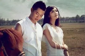 凤凰传奇两人关系曝光，她结婚时他哭了，他结婚时她醉了图片