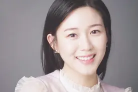 快来get，韩星美女李多寅分享日常最爱的裸妆！视频封面