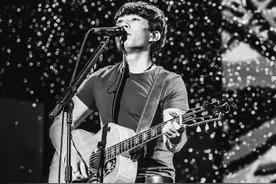 赵雷：我们的雷子火了，我不知该开心，还是该难过图片