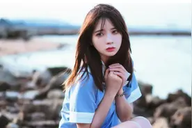 暗恋你的人，会给你一些特别的关注，你会第一时间感受到图片